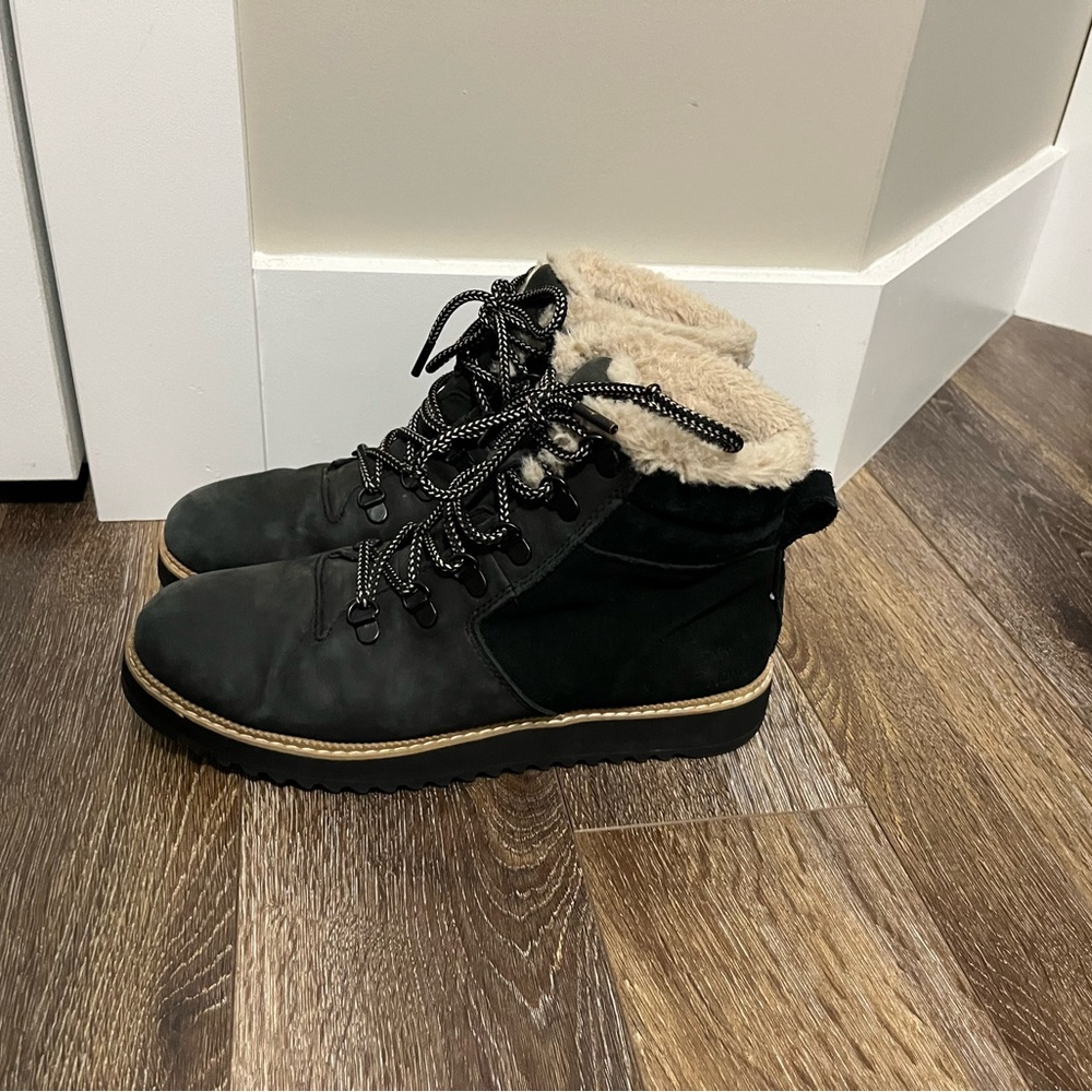Toms Black Ankle Boots with Cream Lining